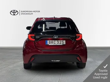 Car image 3