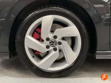 Car image 34