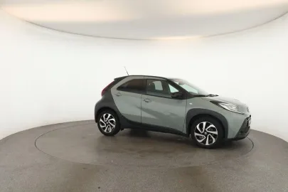 Car image 30