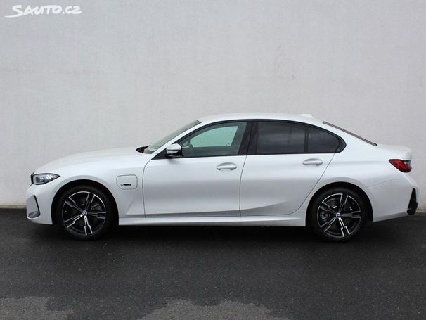 BMW 330e xDrive 215 kW image number 3