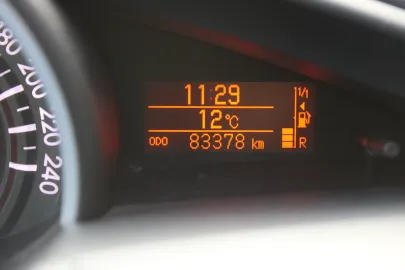 Car image 24