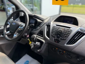 Car image 29