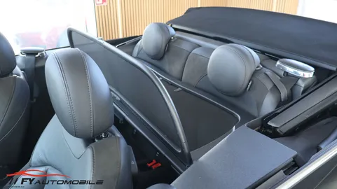 Car image 30
