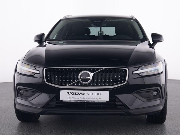 Volvo V60 Cross Country AWD B4 145 kW image number 16