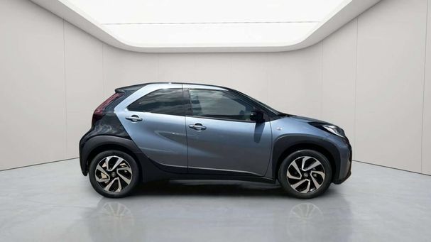 Toyota Aygo X 1.0 53 kW image number 2