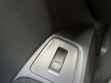 Car image 36