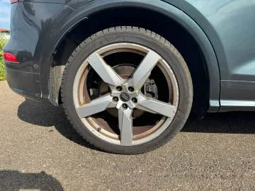 Car image 49