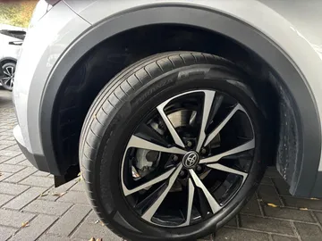 Car image 27