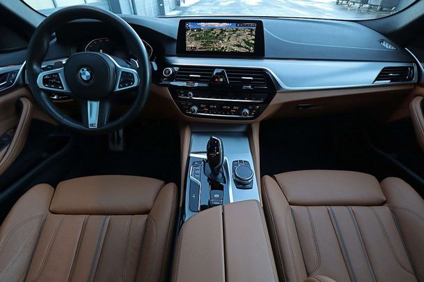 BMW 530d Touring xDrive 195 kW image number 11