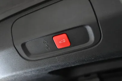 Car image 43