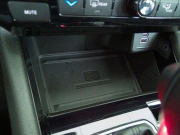 Car image 36