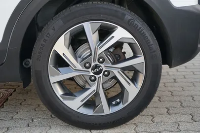 Car image 28