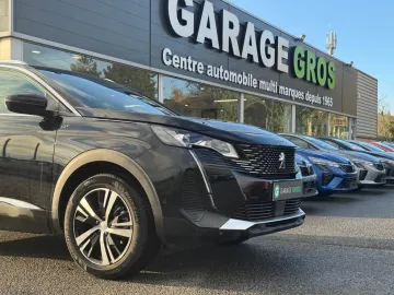 Car image 30