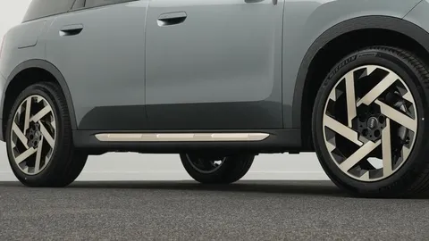 Car image 22