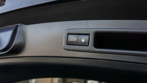 Car image 33