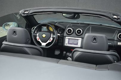 Car image 32