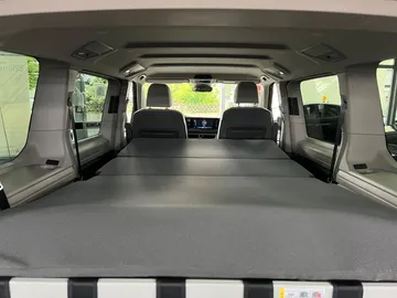 Car image 38