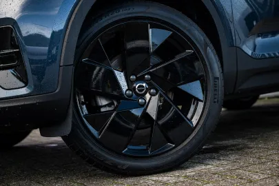 Car image 37