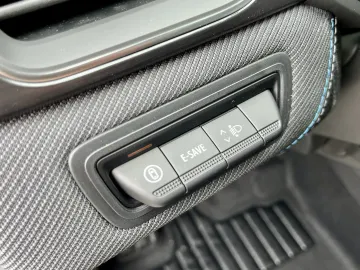 Car image 36
