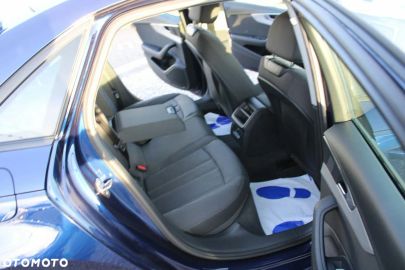 Car image 37