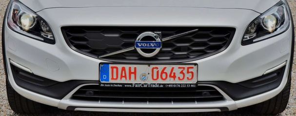 Volvo V60 Cross Country D3 Geartronic Pro 110 kW image number 9