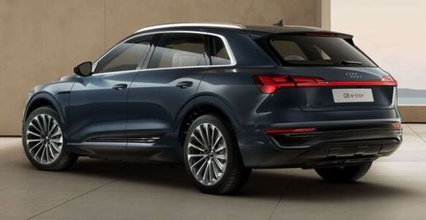 Audi Q8 55 quattro e-tron Advanced 300 kW image number 2