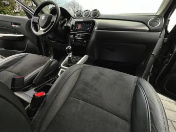 Car image 15