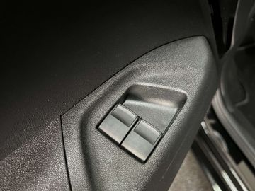 Car image 36