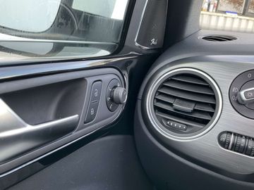 Car image 36