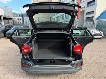 Car image 33