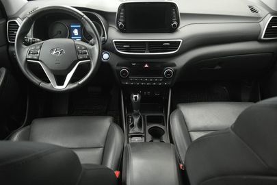 Car image 13