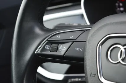 Car image 34