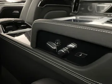 Car image 38
