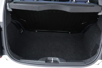 Car image 36