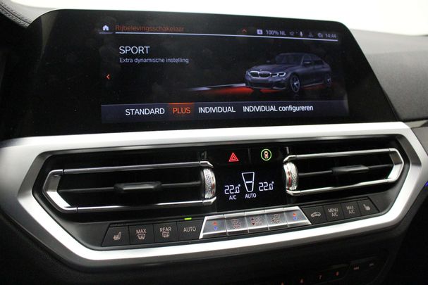 BMW 320i 135 kW image number 21