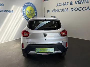Car image 5