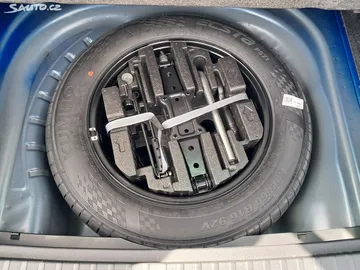Car image 29