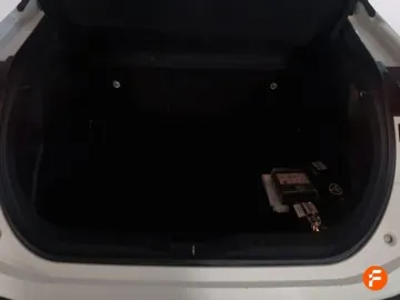 Car image 27