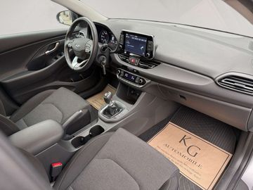 Car image 14