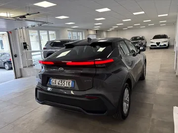 Car image 3