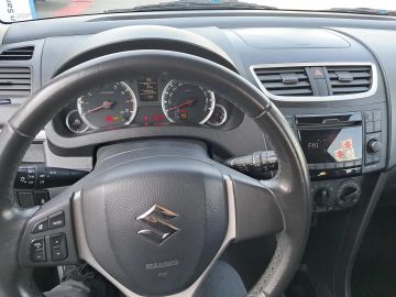 Car image 13