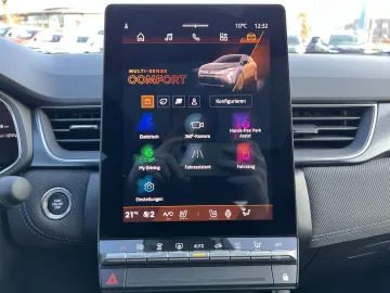 Car image 27