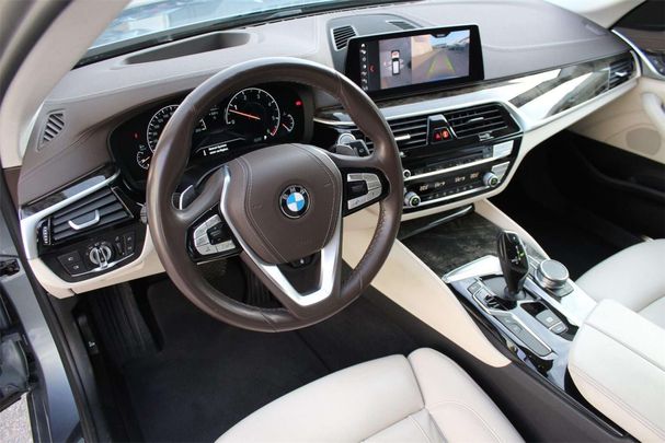 BMW 530d Touring xDrive 195 kW image number 20