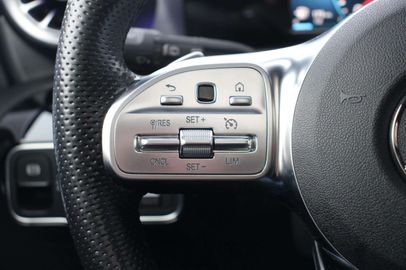 Car image 36