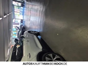 Car image 39