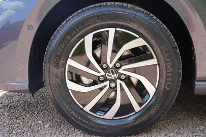 Car image 33