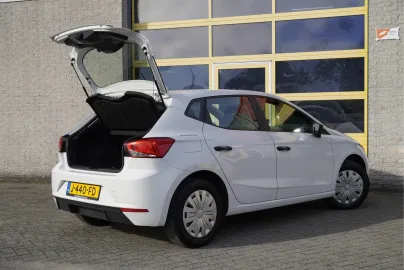 Car image 7