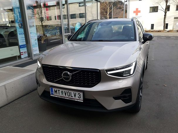 Volvo XC40 B3 Dark Ultimate 120 kW image number 2