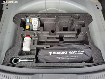 Car image 25