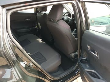 Car image 11